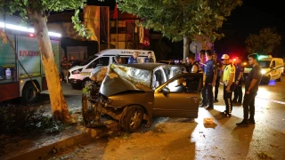 Denizli'de aaca arpan otomobildeki 2 kii ld