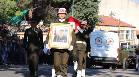 Denizlili şehit, ismini aldığı şehit amcasının yanına defnedildi