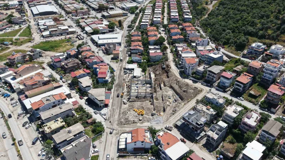 Dikili'nin yeni itfaiye binası hızla yükseliyor