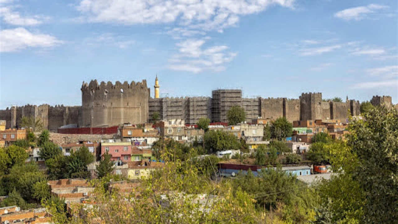 Diyarbakır Surları'nın Dünya Mirası Listesi'nde olduğunu biliyor musunuz? İşte Diyarbakır'ın keşfedilmesi gereken yerleri...