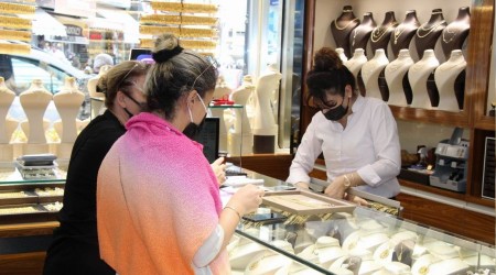Düğün sezonunun açılması sarrafları hareketlendirdi