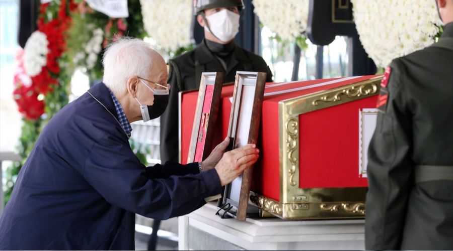 Emekli Orgeneral �zgen son yolculu�una u�urland�
