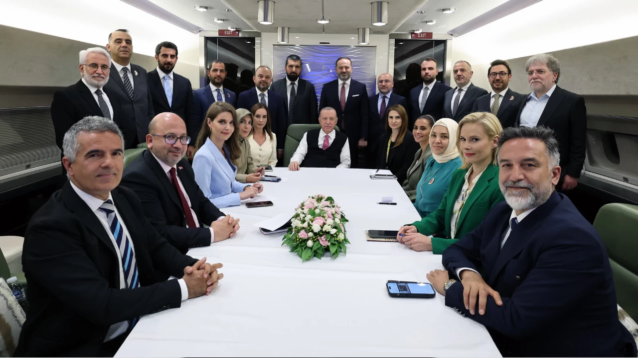 Erdo�an, ABD ziyareti d�n��� u�akta gazetecilerin sorular�n� yan�tlad�