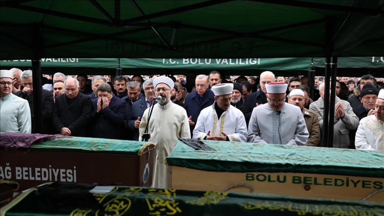 Erdoğan otel faciasında hayatını kaybeden Gültekin ailesinin cenaze törenine katıldı