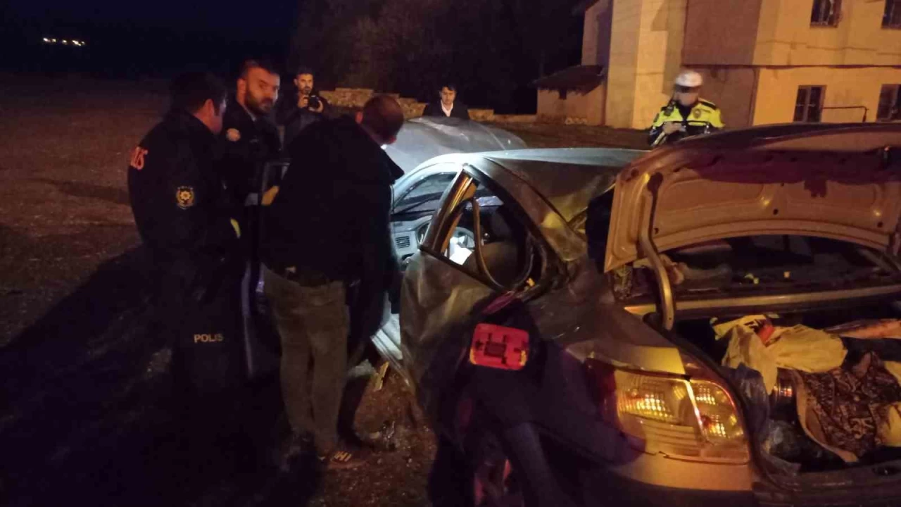 Eşini öldüresiye darp etti, kaçarken kaza geçirip ağır yaralandı