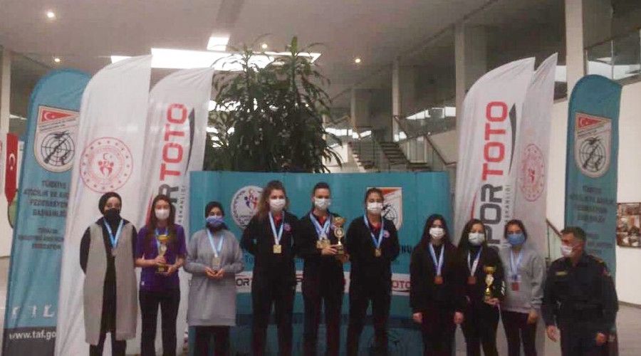 ETÜ'lü öğrenciler Türkiye 2.si oldu