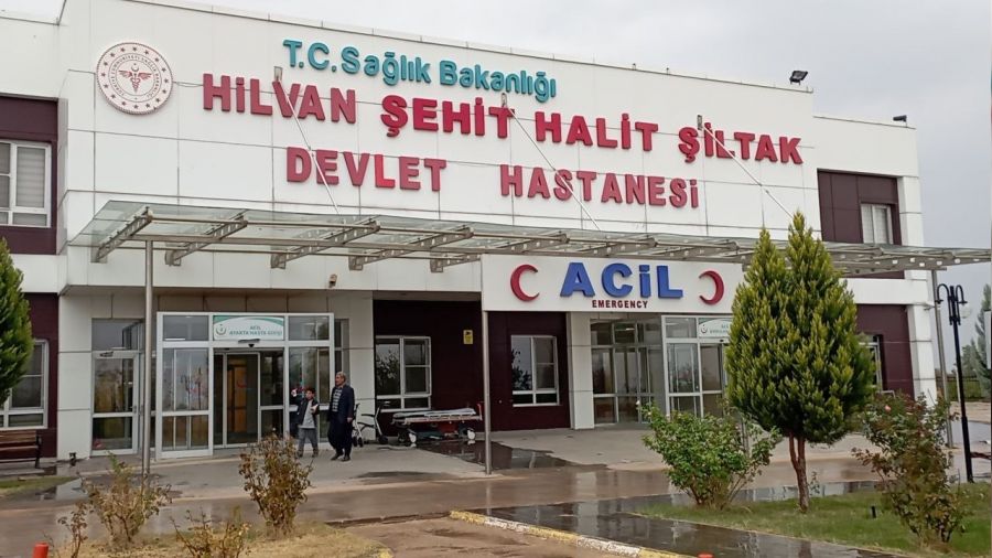 Fare zehri i�tikleri iddia edilen 3 k�z ��renci hastanelik oldu