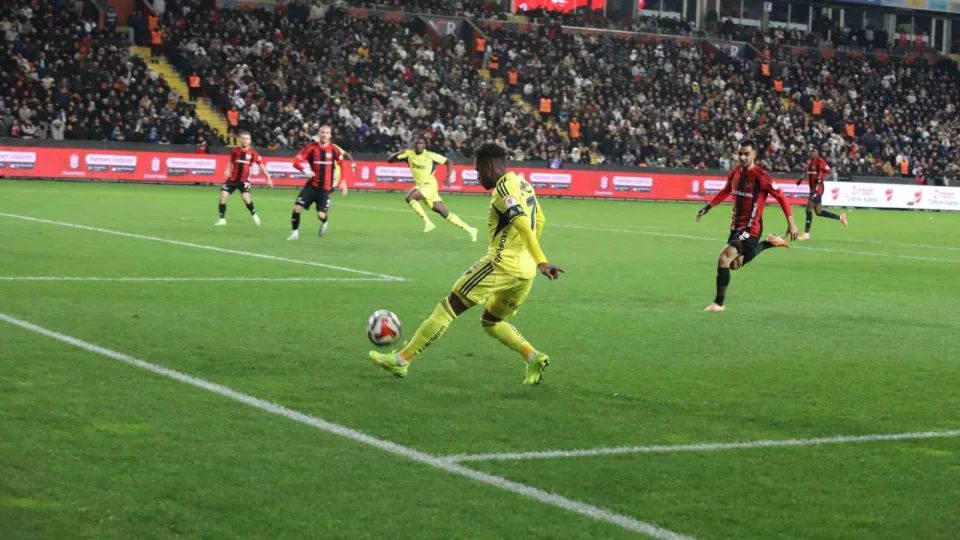Fenerbahçe 4 golle kupada çeyrek finale yükseldi