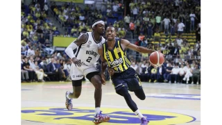 Fenerbahe, final serisinde 2-0 ne geti