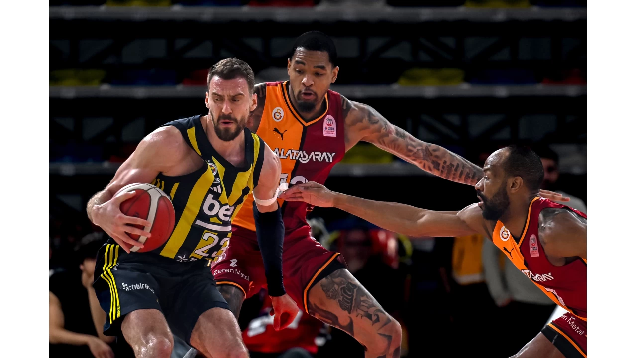 Fenerbahçe kupada finalde: 89-74