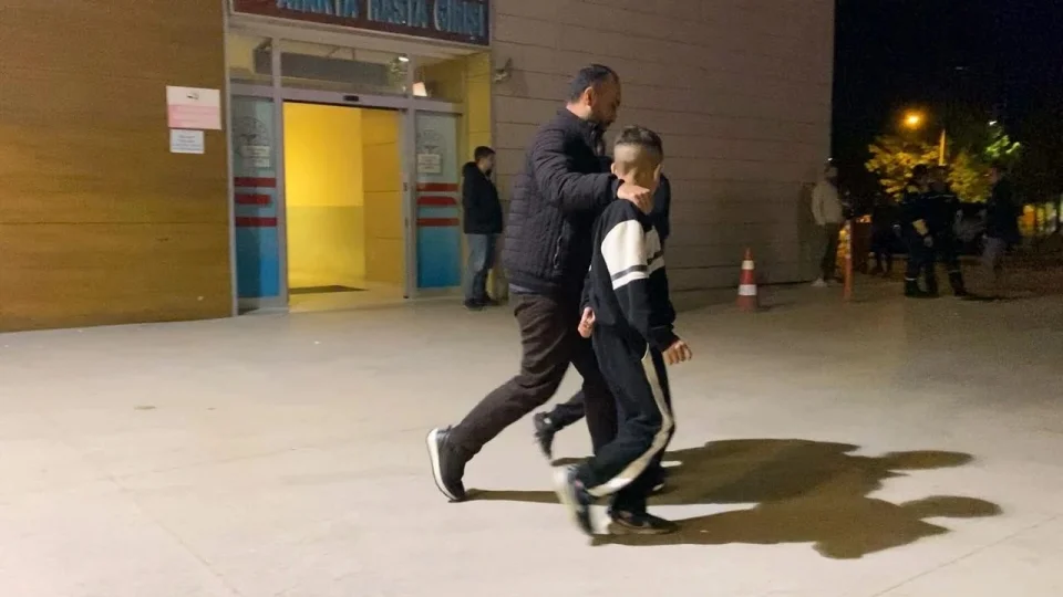 Fenerbah�eliler Derne�i'ni kundaklayan �ocuklar yakaland�
