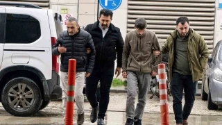 F�r�a sap�yla deh�et : Arkada�lar�n� a��r yaralad�lar