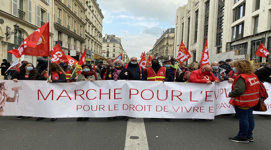 Fransa'da Macron kan kaybetmeye devam ediyor