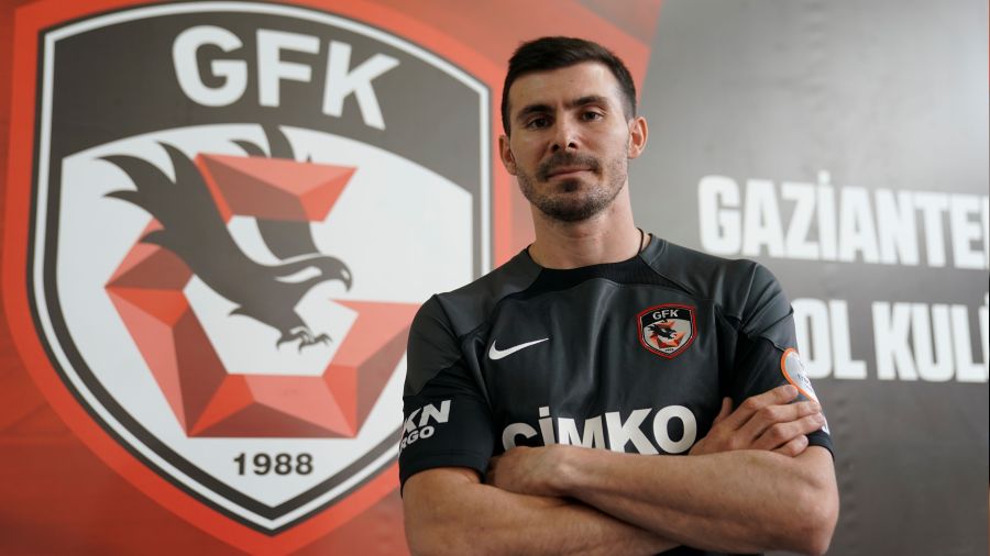 Galatasaraylı oyuncu istemiyorum diyen Simudica Romanya'dan kaleci getirdi