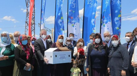 Gaziantep Büyükşehir'den kadın çiftçilere 70 bin tavuk