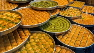 Geleneksel lezzetin srlar: Baklava yapm ve tketim kltr 