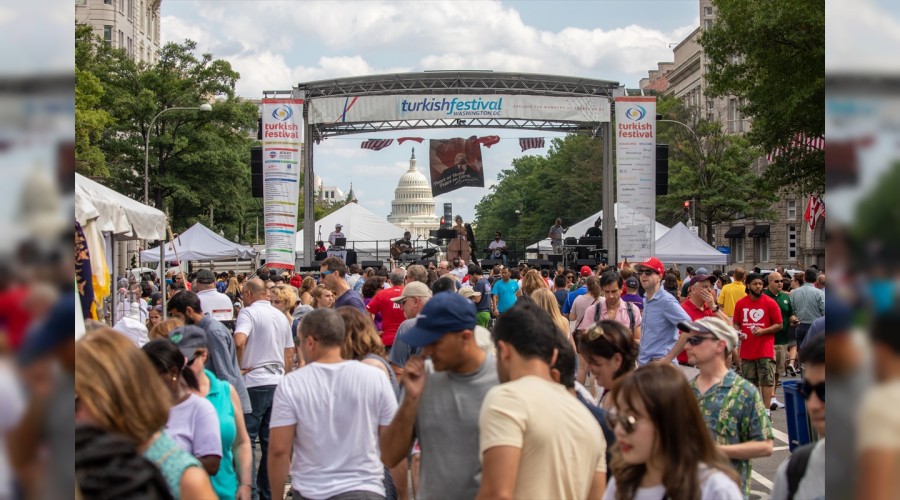 Geleneksel Türk Festivali'ne büyük ilgi
