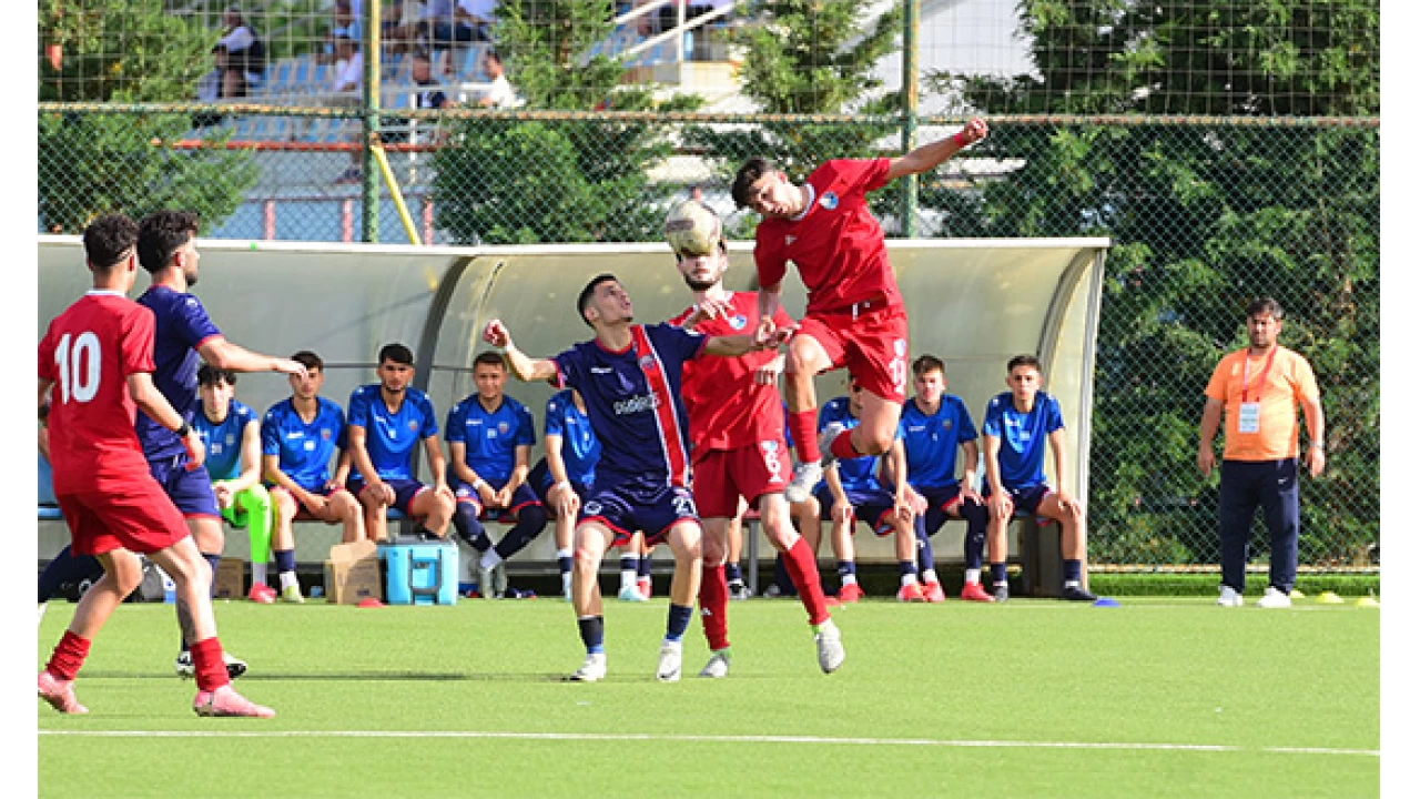 Geliim ligleri: Gelecein futbolcularna alan kap