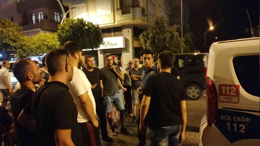 Gen� k�zlar� takip eden ��pheliye meydan daya��