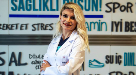 ‘Göz kapağı düşüklüğü ileri yaşlarda artıyor’