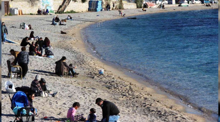 Güneşi gören sahile koştu