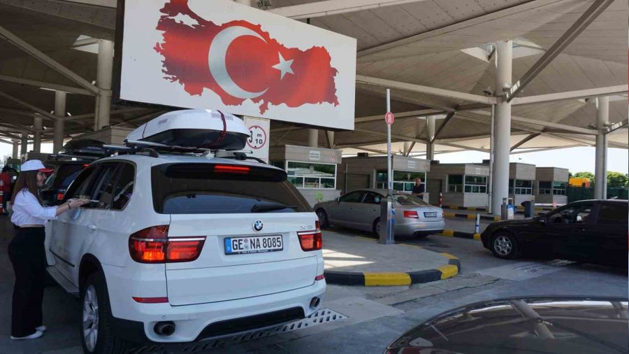Gurbetçiler akın akın geliyorlar