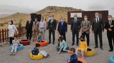 Hababam Snf'ndaki sahne gerek oldu, ormanda okul ald