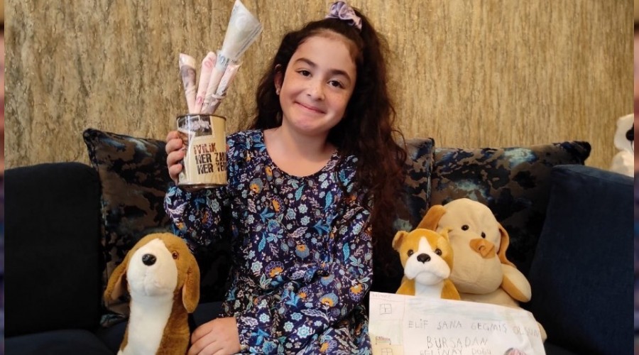 Harçlıklar Ayda ile Elif'e