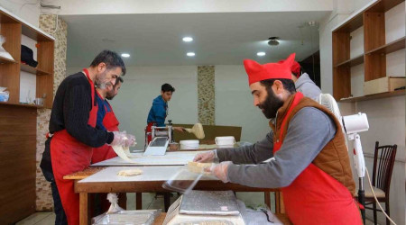 Hatay'da 'küncülü helva' geleneği sürüyor
