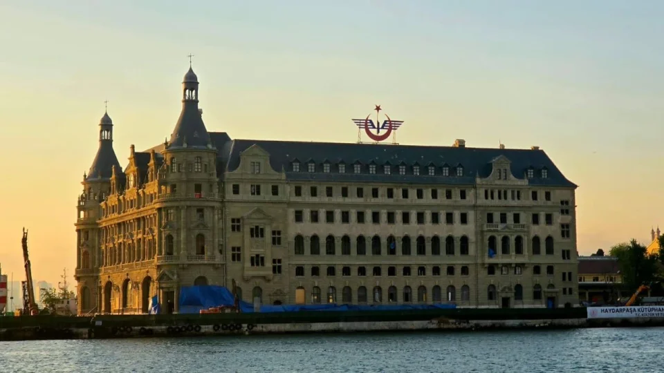 Haydarpaşa'nın restorasyon ve konservasyon çalışmaları sona erdi