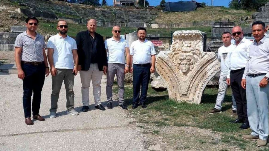 Her kazmada tarih f��k�r�yor, i� adamlar� ��kartma yapt�