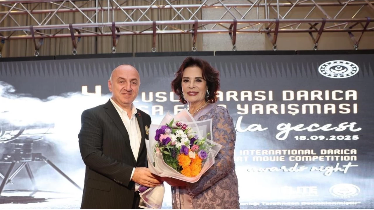 Hlya Koyiit'ten yapay zeka yorumu: 'Bu haliyle kullanlrsa korkutucu, zc'