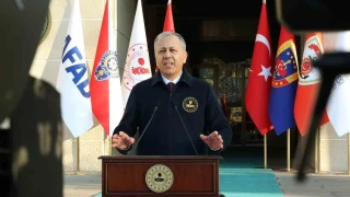 ��i�leri Bakan� Yerlikaya: "�zmir merkezli 14 ilde d�zenlenen 'Narkokpan �zmir' operasyonunda 641 sokak sat�c�s� g�zalt�na al�nd�"