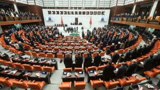  �ktidar�n "Ter�rs�z T�rkiye", DEM Parti'nin ise "Bar�� ve Demokratik Toplum" olarak adland�rd��� 12 maddelik "Mill� Dayan��ma ve Toplumsal B�t�nle�menin G��lendirilmesine Dair Kanun Teklifi" TBMM Ba�kanl���'na sunuldu