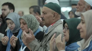 İlk hac kafilesi dualarla uğurlandı