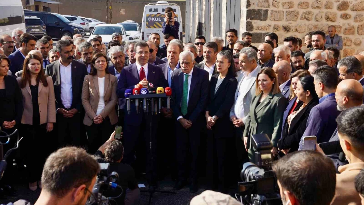 İmamoğlu'ndan DEM'li Ahmet Türk'e destek ziyareti