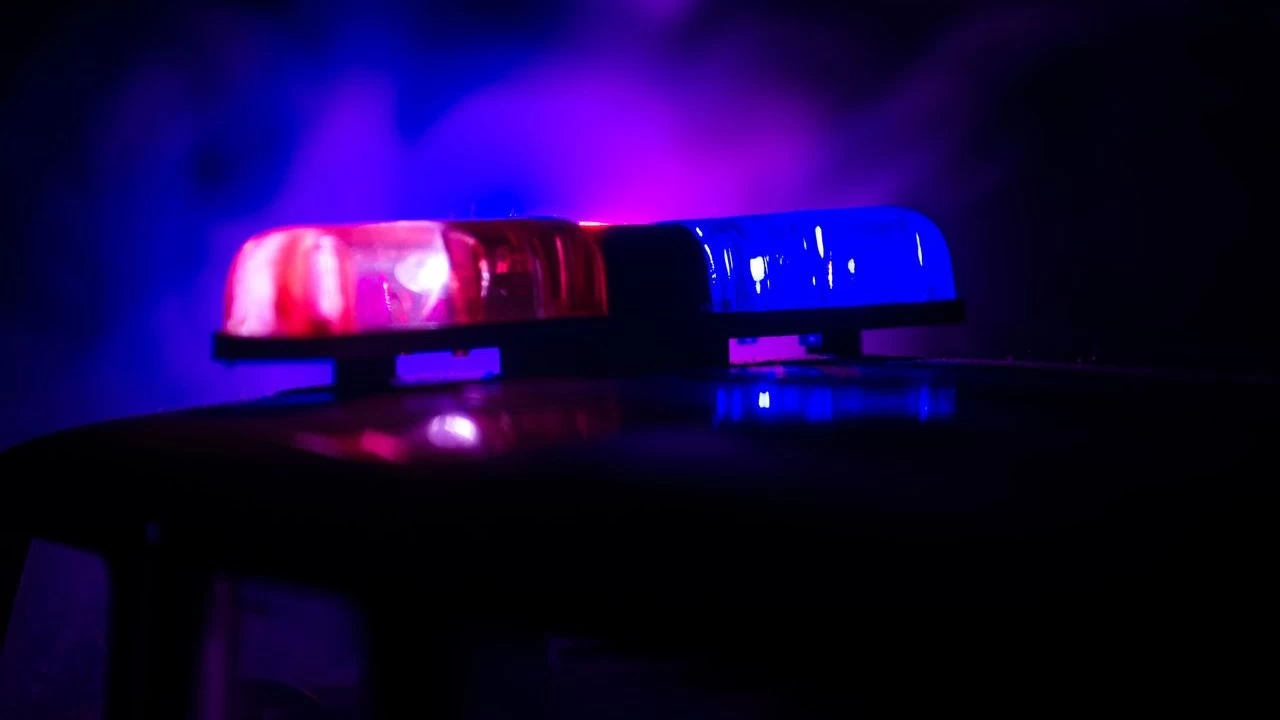 �ntihar vakas�na giden polis arac� ile otomobil �arp��t�: 2'si polis 3 yaral�