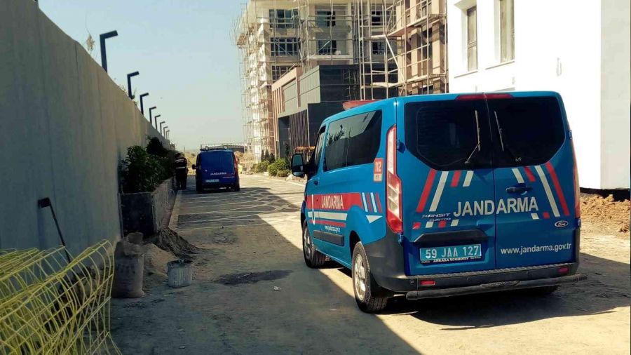 İskeleden düşen işçi ağır yaralandı
