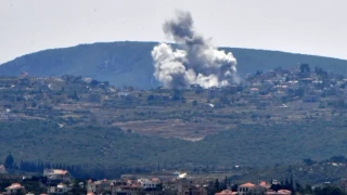 İsrail ordusu, Lübnan'ın güneyindeki Sur kentine hava saldırıları düzenledi