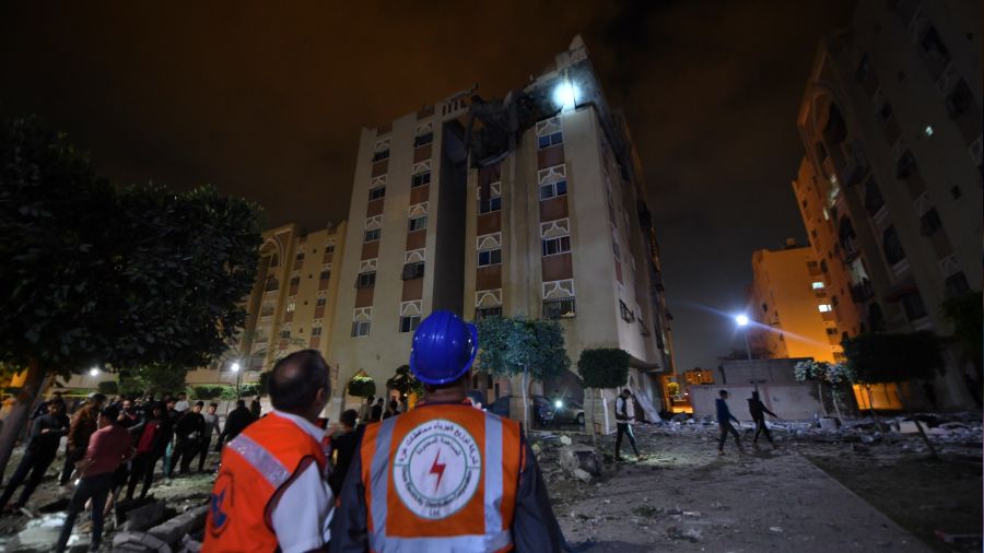 İsrail'in roketle vurduğu dairede 3 kişi öldü