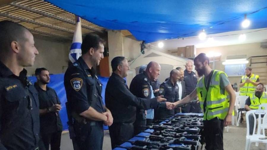 İsrailli aşırı sağcı Bakan Ben-Gvir, Yahudileri silahlandırma kampanyasına hız verdi