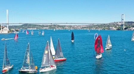 İstanbul Boğazı'nda yelken şöleni yaşandı