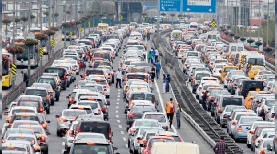 İstanbul trafiğinde yoğunluk yüzde 63
