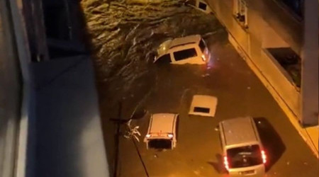 İstanbul'da sel sularına kapılan 2 kişi hayatını kaybetti