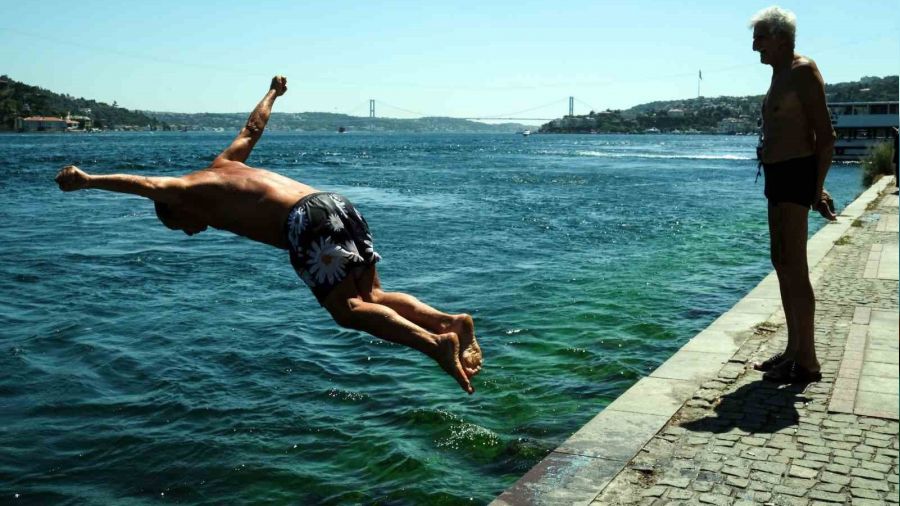 İstanbullular soluğu Boğaz'da aldı