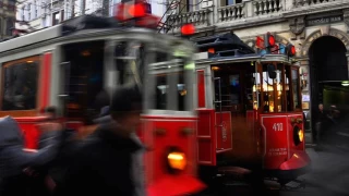 İstiklal Caddesi'nde nostaljik tramvay seferleri durduruldu