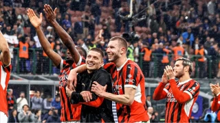 İtalya Kupası'nda ilk finalist Milan oldu