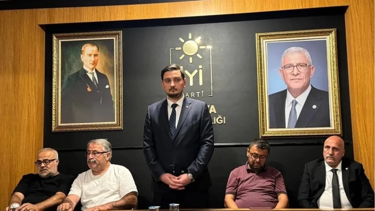 �Y� Parti Sakarya �l Ba�kan� U�ak ve 6 il�e ba�kan� istifa etti