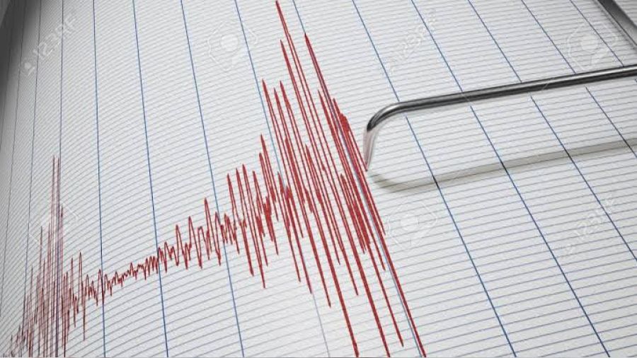 �zmir'de 3.5 b�y�kl���nde deprem