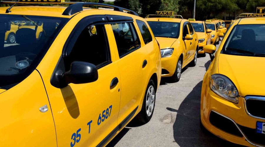 İzmir'de aylık bin 500 TL olan havalimanı taksi bedeli 14 bin TL'ye çıktı